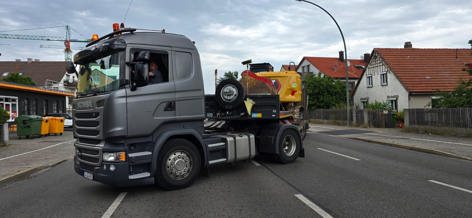 WhatsApp Image 2025-09-30 at 13.57.35 (2)