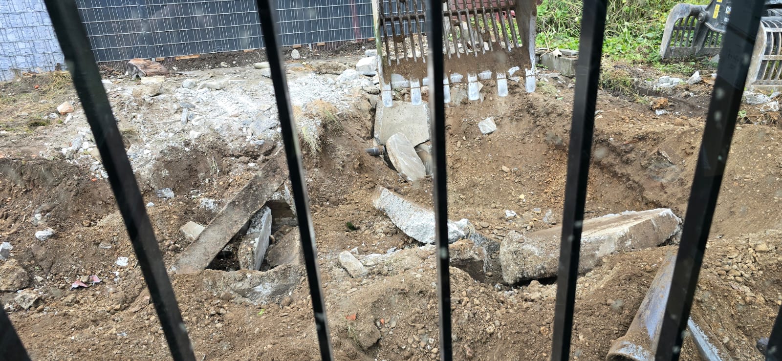 WhatsApp Image 2025-09-30 at 13.57.38 (1)