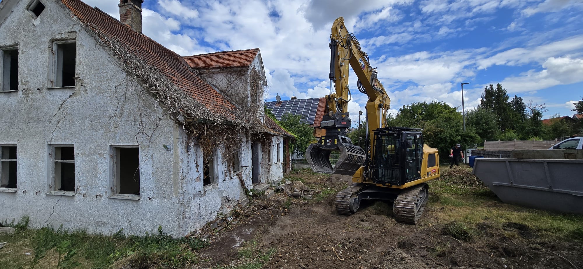 WhatsApp Image 2025-09-30 at 14.03.52 (2)