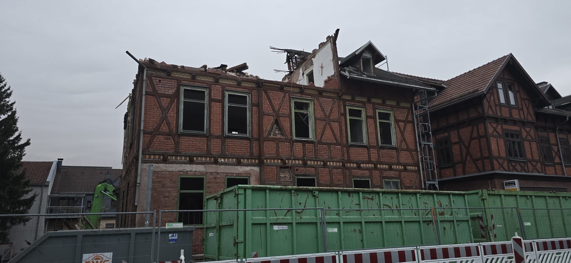 WhatsApp Image 2025-10-16 at 14.20.35