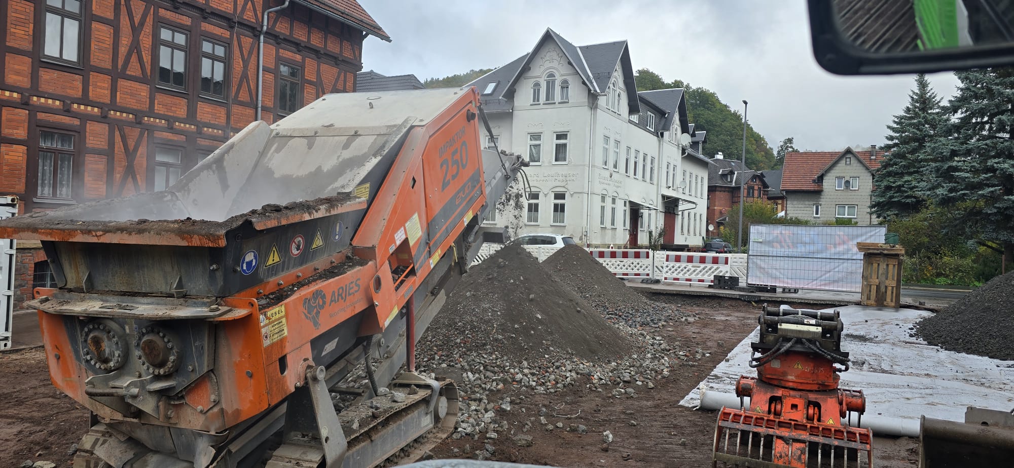 WhatsApp Image 2025-10-16 at 19.19.02